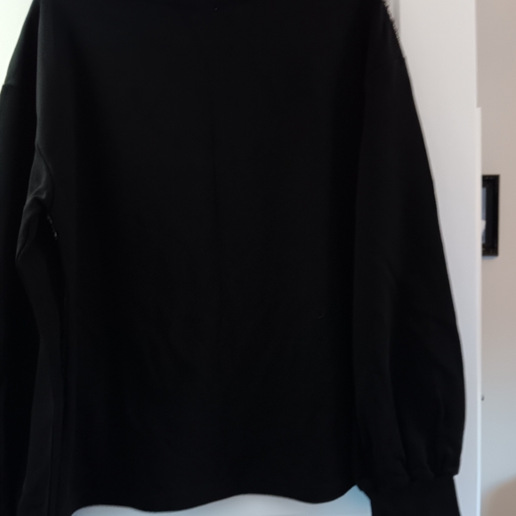 Ladies BNWT sweater. - Picture 3 of 4